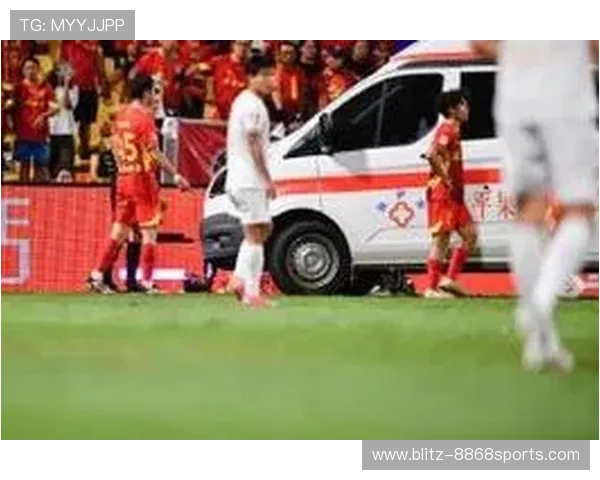 足球巨星遭遇恶意犯规瞬间 动情时刻震撼全场